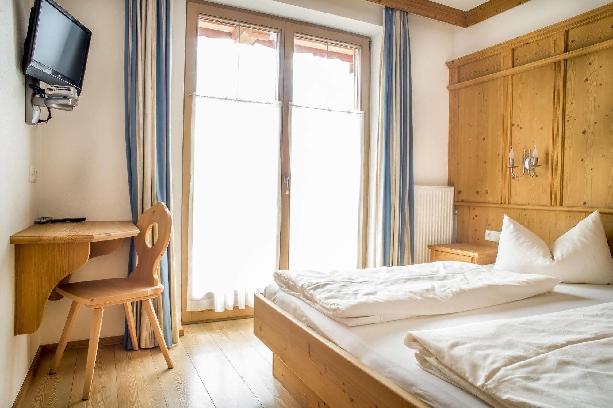 Das Gaestehaus Schneider Am Dorfplatz Alpbach Exterior foto