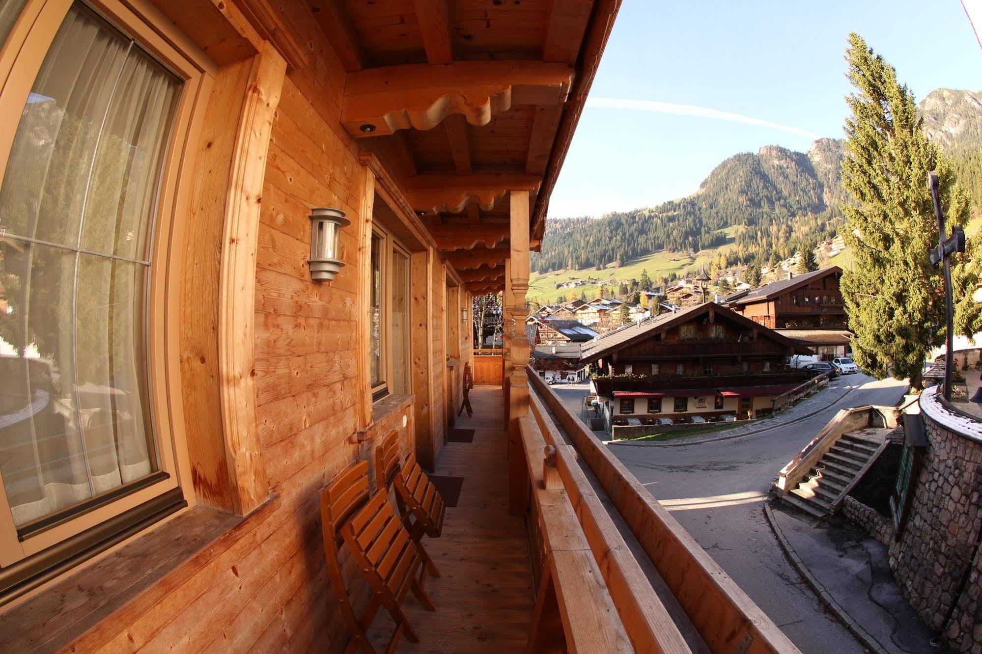 Das Gaestehaus Schneider Am Dorfplatz Alpbach Exterior foto