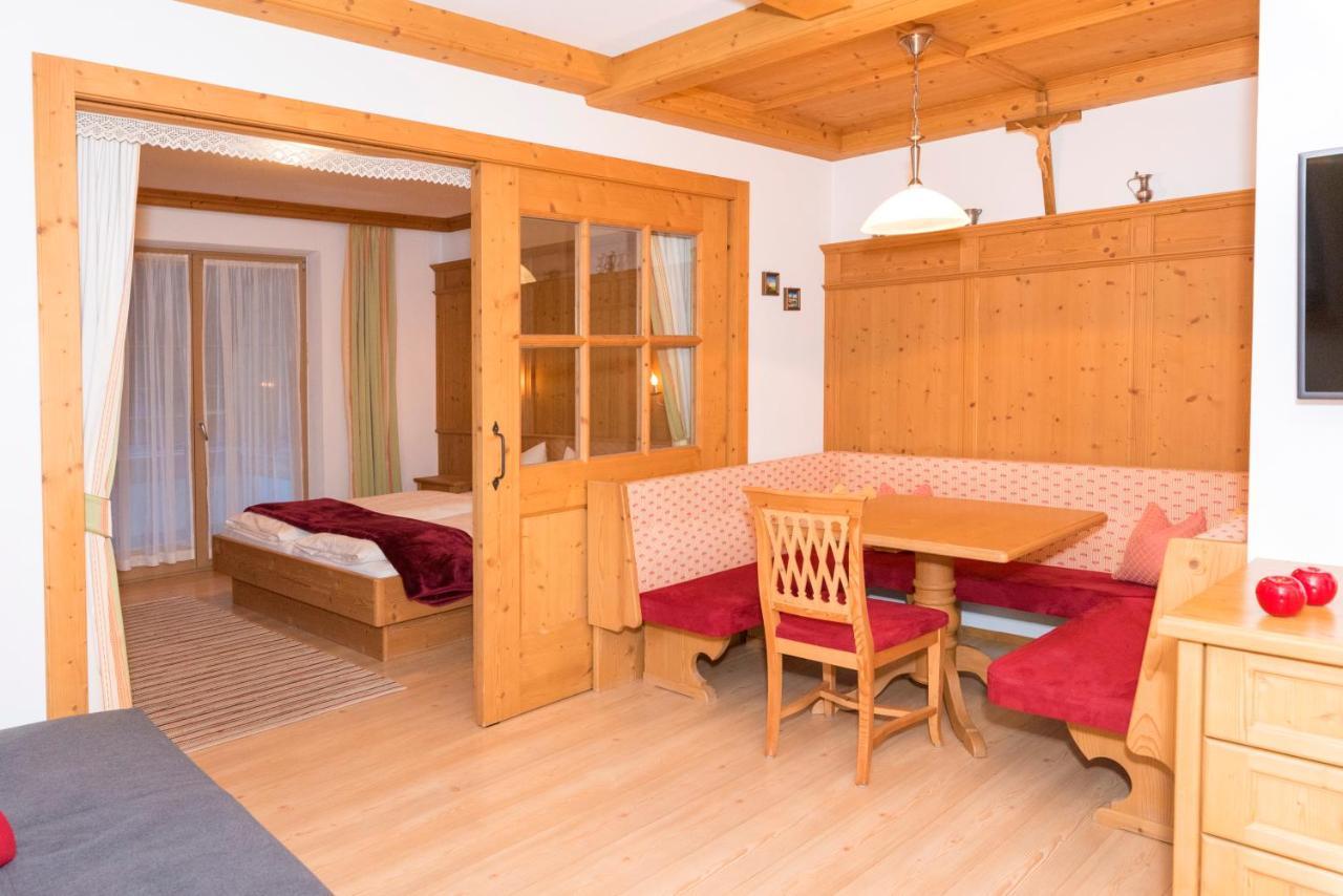 Das Gaestehaus Schneider Am Dorfplatz Alpbach Exterior foto